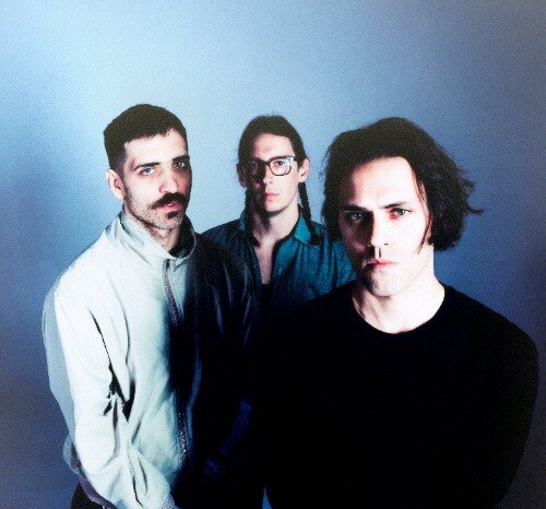 Bambara lanceert single Pray To Me