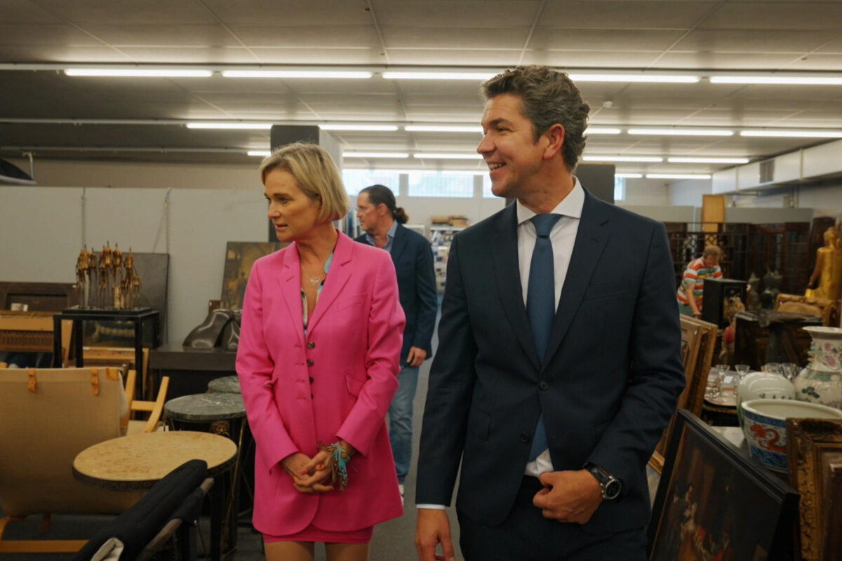 Een openhartige prinses Delphine op bezoek in het veilinghuis van Carlo Bonte
