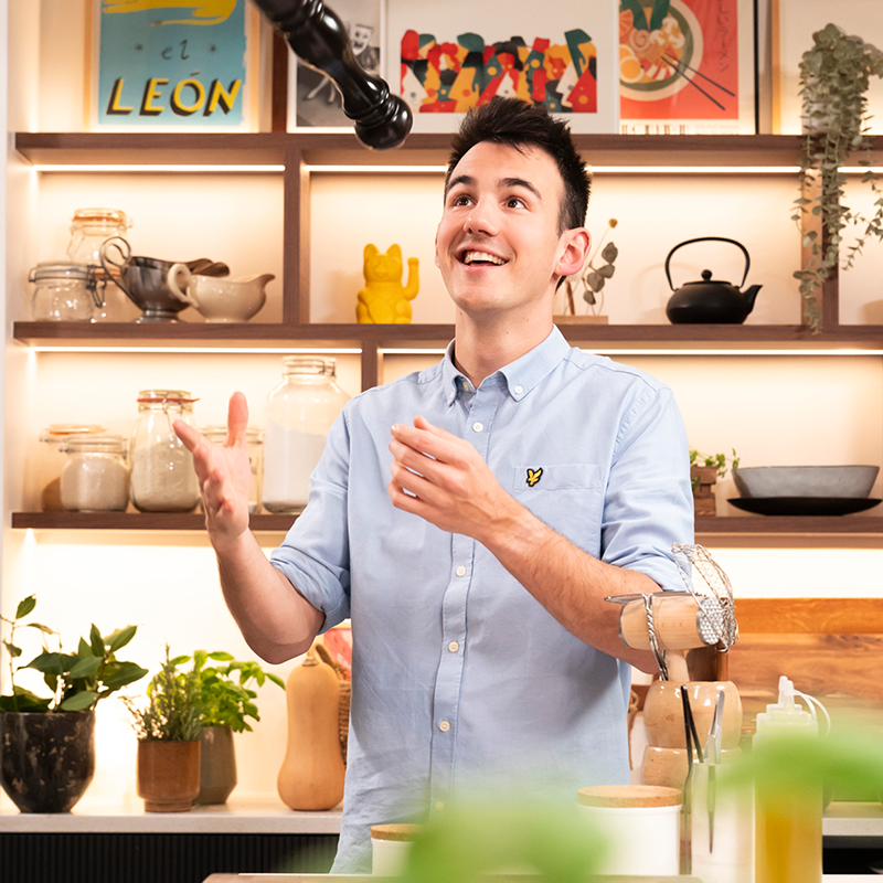 Loïc Van Impe maakt debuut op njam! in nieuw seizoen ‘Loïc Zot van Koken’