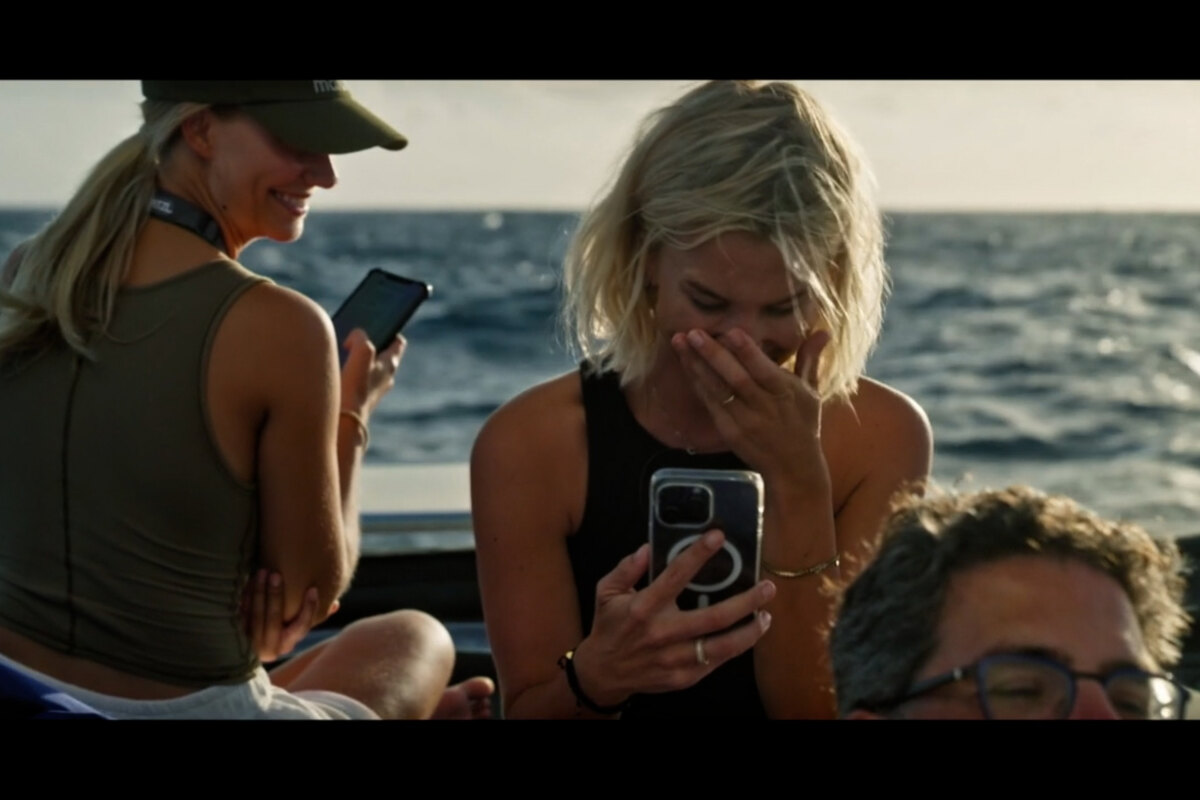 Land in zicht in Over De Oceaan: "Ik heb bereik op m'n gsm!"