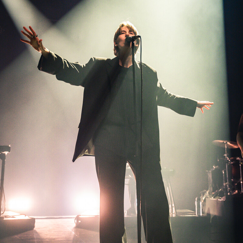 Whispering sons @ AB: duisternis en lage tonen