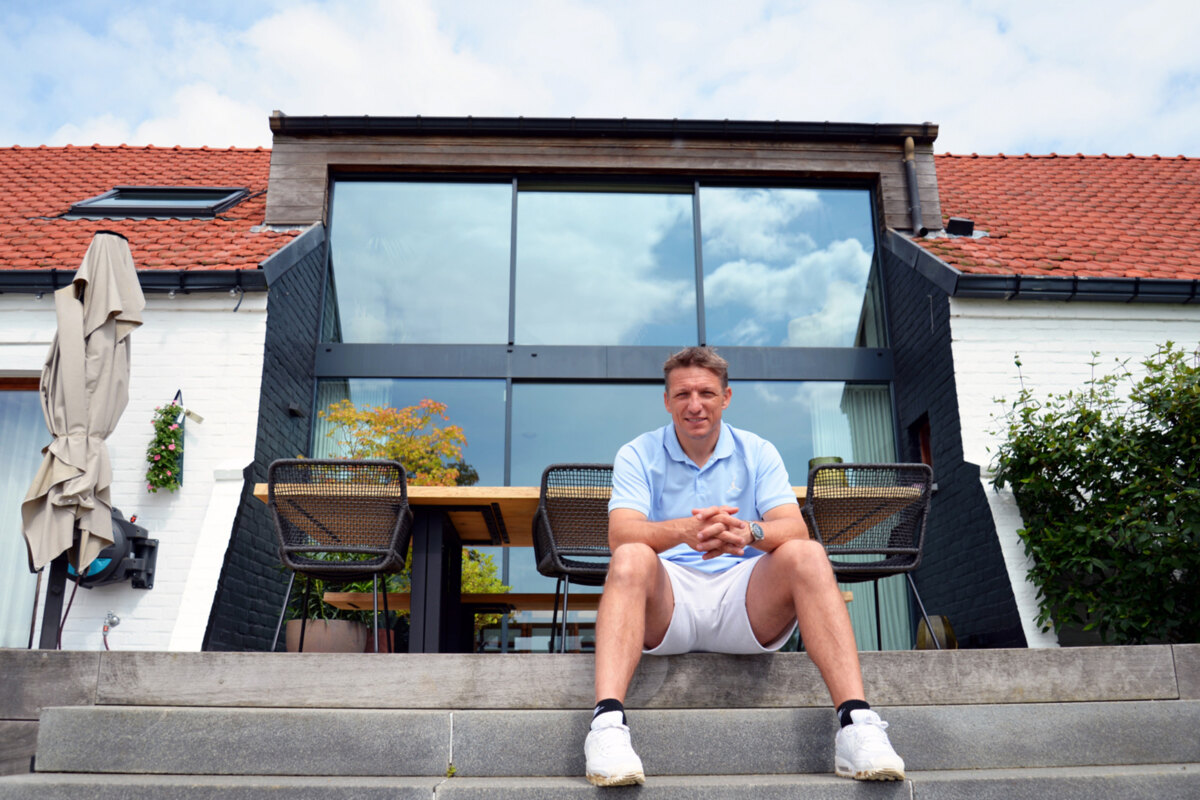 Het huis met Wesley Sonck: “Er vlogen soms stoelen door de ramen, maar dat was mijn thuis”