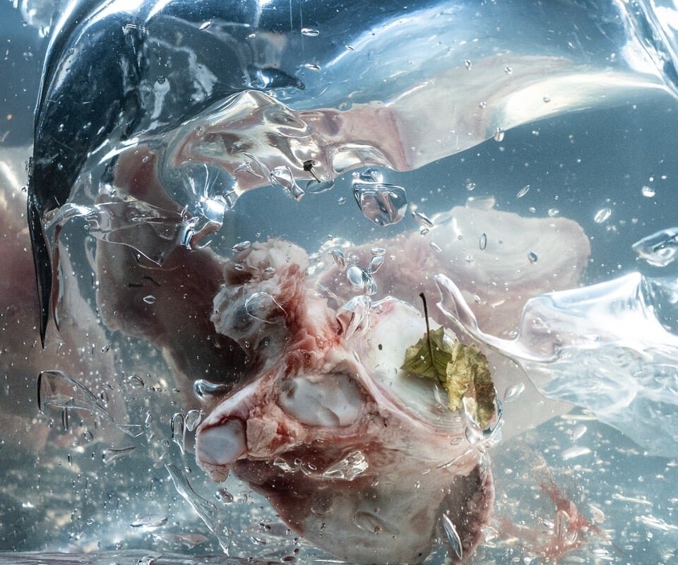 Noémi Büchi  announces new EP Liquid Bones, interlacing experimental electronics, beautiful orchestral sounds & enigmatic poetry﻿﻿﻿ - out 14th Feb 2025 
