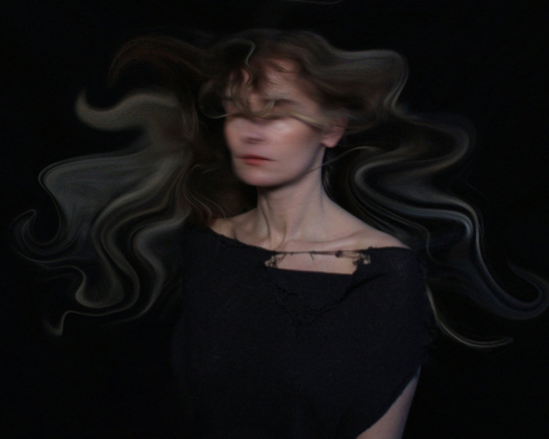 Frum shares her new single ‘Rise’, released via Tutl Records