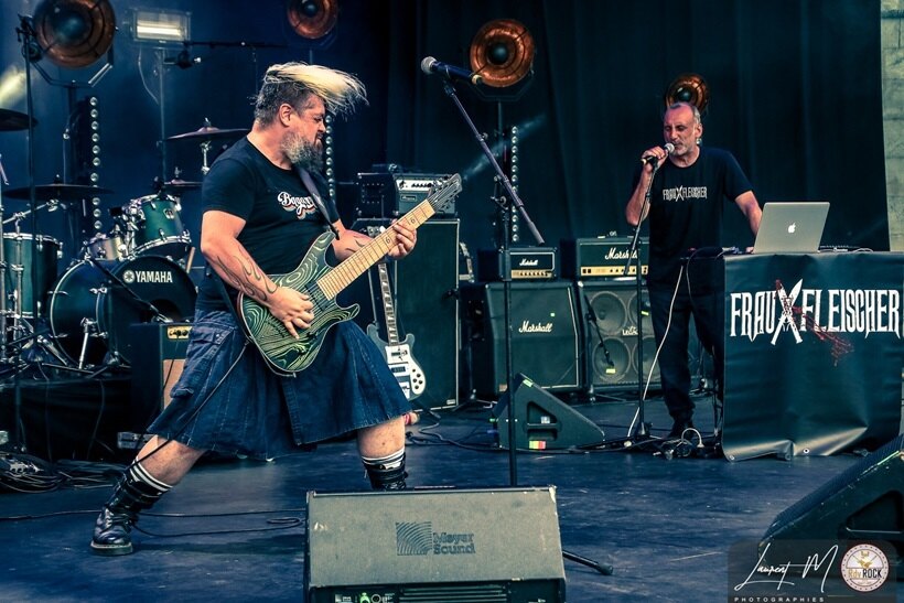 Industrial Metal Duo Frau Fleischer Present Explosive "Shining Star" Music video