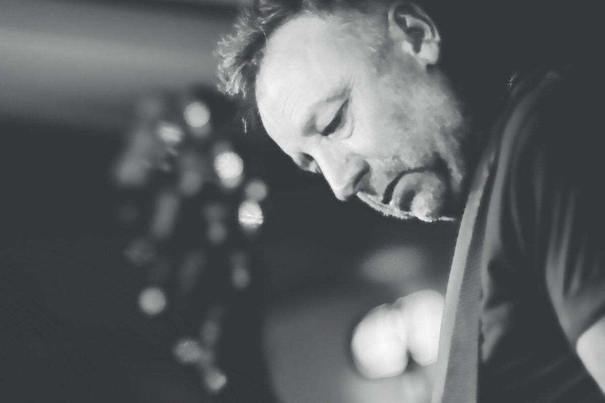 Peter Hook & The Light op 5 oktober 2025 in de Ancienne Belgique met het iconische New Order-album
