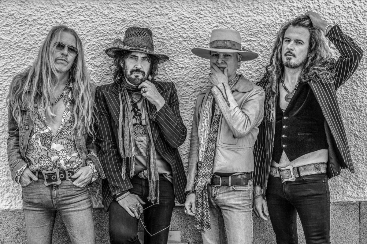 Electric Boys: spark new video & tour with H.E.A.T.
