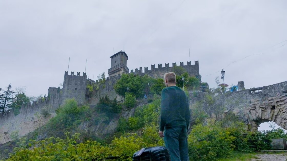 Yarno mist cruciale tips in Bestemming X en valt af in San Marino