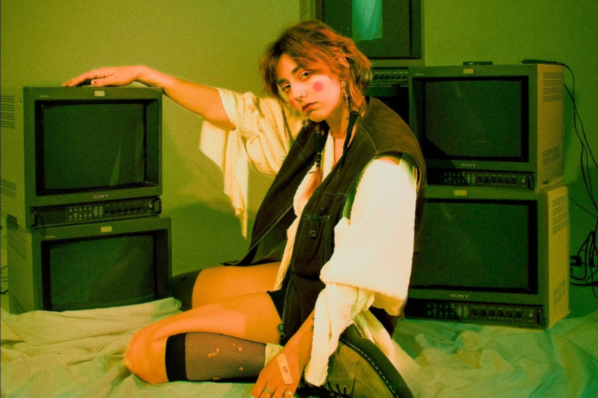 Gini Brown releases single «Hurt»!