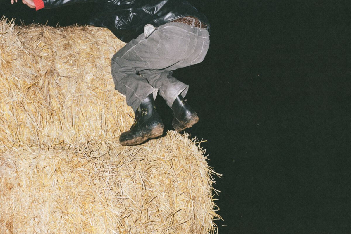 Mudi Sama releases his track, “Bad Life” via Special Projects / Avenue A Records / Neon Gold 