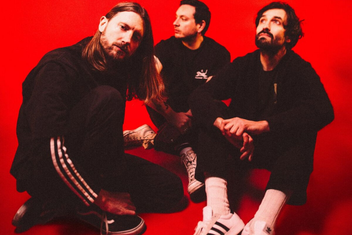 Dinosaur Pile-Up zijn terug met nieuwe single ‘'Bout To Lose It’ en tekenen bij Mascot Records