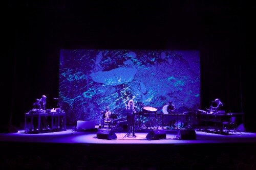 Soundwalk Collective met Patti Smith kondigt correspondence Vol. II aan