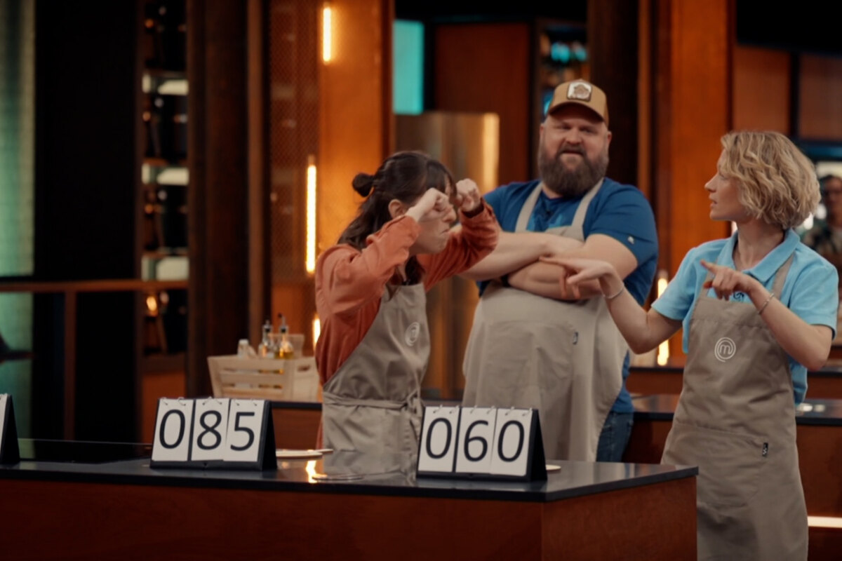 MasterChef-veiling loopt uit de hand: “Als Sarah hard gaat, dan ga ik nog harder.”