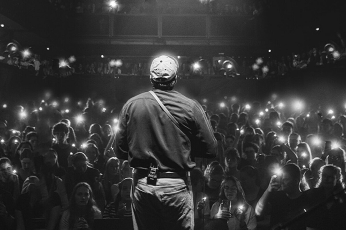 Dotan brengt zijn nieuwe plaat A Little light in the dark naar Ancienne Belgique