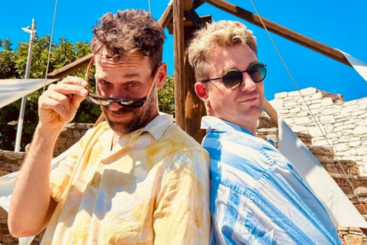 Jani en Otto-Jan ontvangen opnieuw 8 bekende gasten in hun Griekse villa