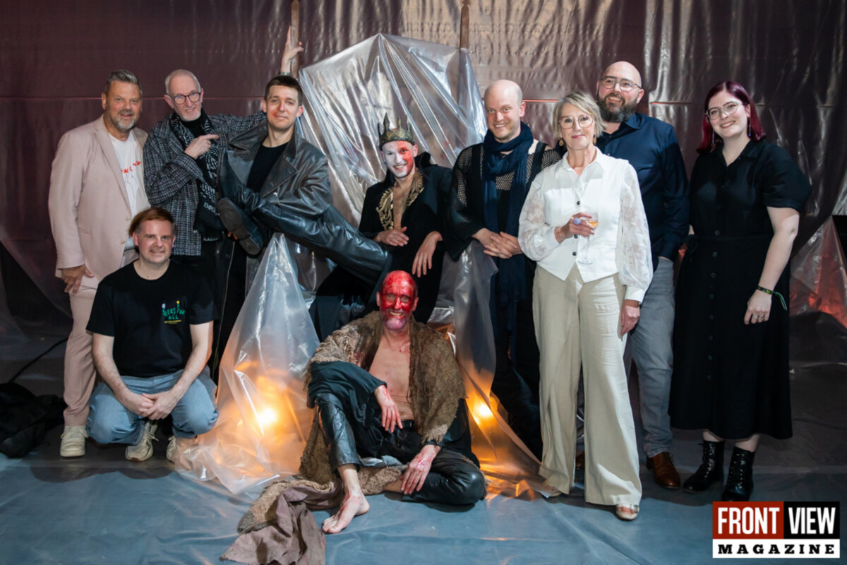 Gedurfde interpretatie van Hamlet verrast premièrepubliek in Fakkeltheater Antwerpen