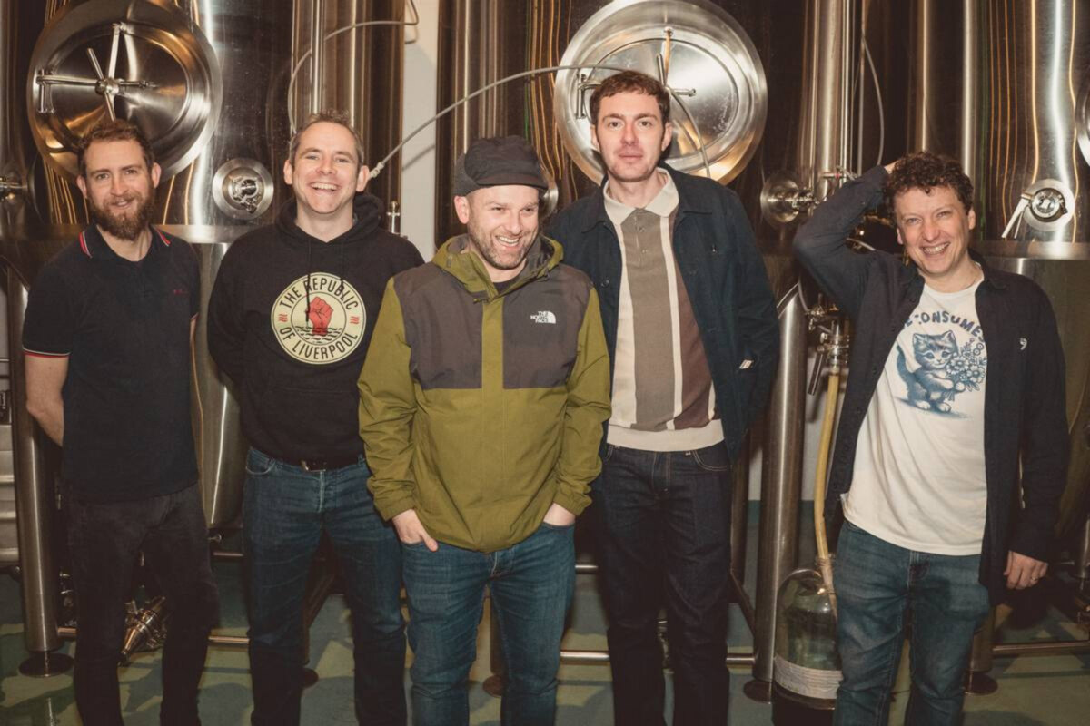 Rare, precious folk-pop from The Shipbuilders with 'Daydreaming'
