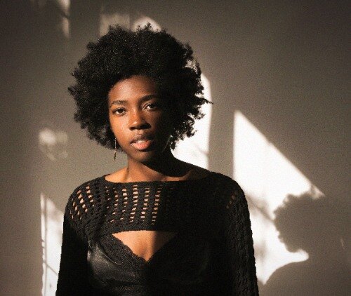 Uwada brengt debuutalbum Florilegium uit
