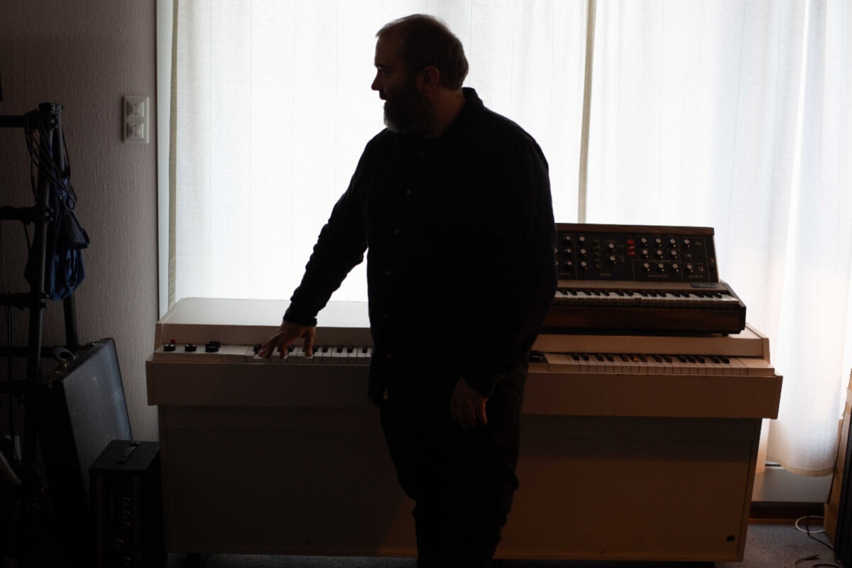 Myths, Masterpieces and Moog: Wobbler's LARS FREDRIK FRØISLIE Releases New Album "Gamle Mester"