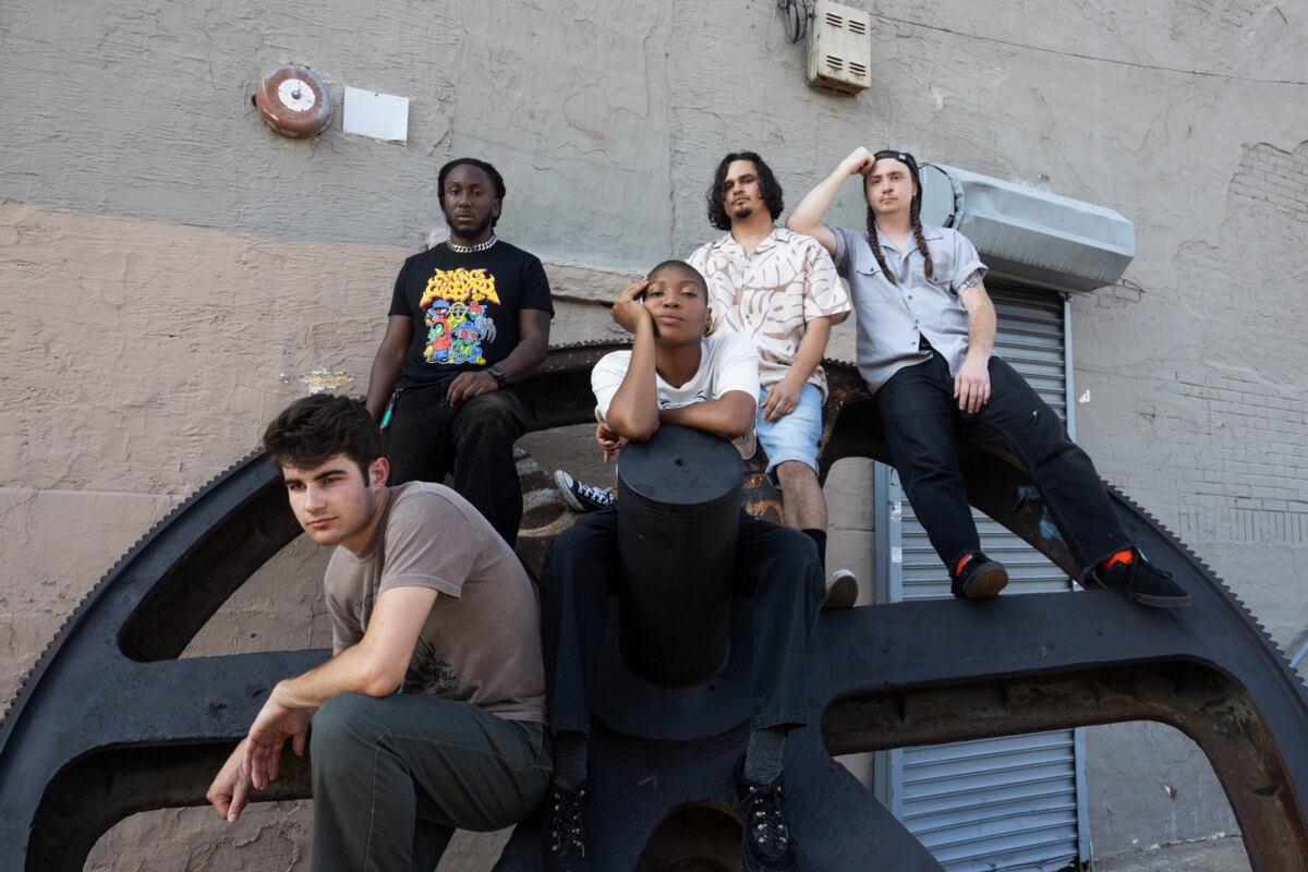 Upchuck signs Domino and Shares New Single 'Plastic' - Produced by Ty Segall