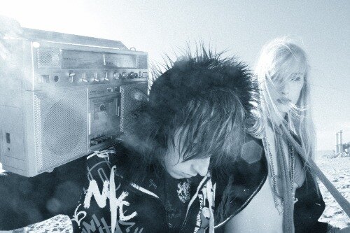 Frost Children brengt single Falling uit