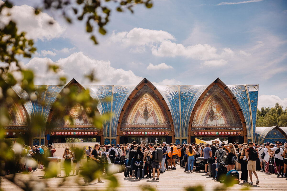 Tomorrowland is still on