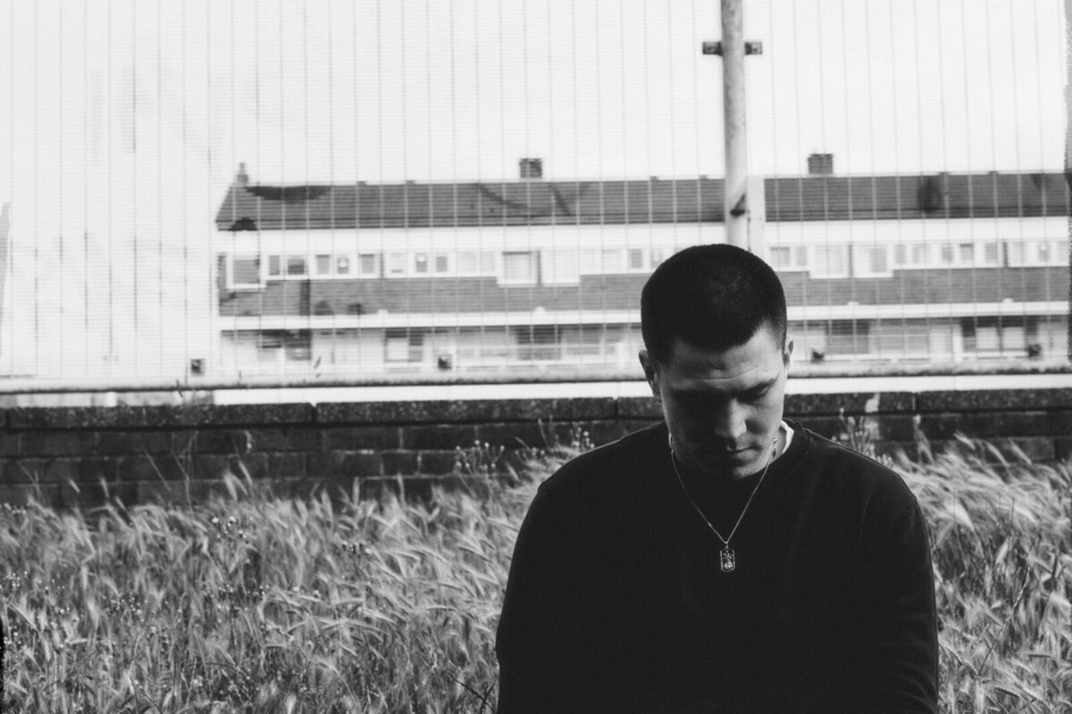 Aaron Rowe releases "Talking With You"