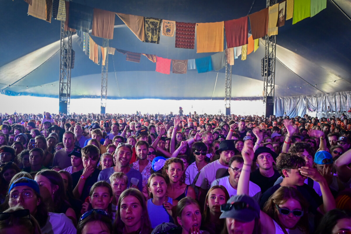 Festival Dranouter 2025 op volle toeren: zondag nog tickets beschikbaar, vrijdag en zaterdag uitverkocht