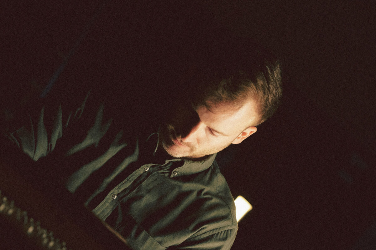 Pieter Savenberg stelt album Into the light voor