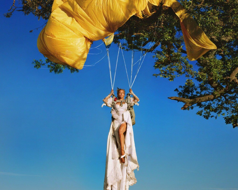 Doja Cat releases her fifth studio album, 'Vie' out now via Kemosabe Records/ RCA Records 