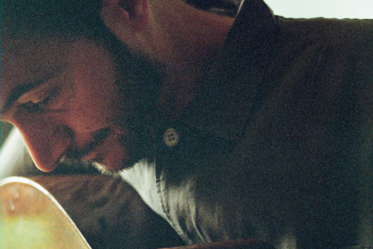 Tom Smith shares new single | solo debut album out 05/12