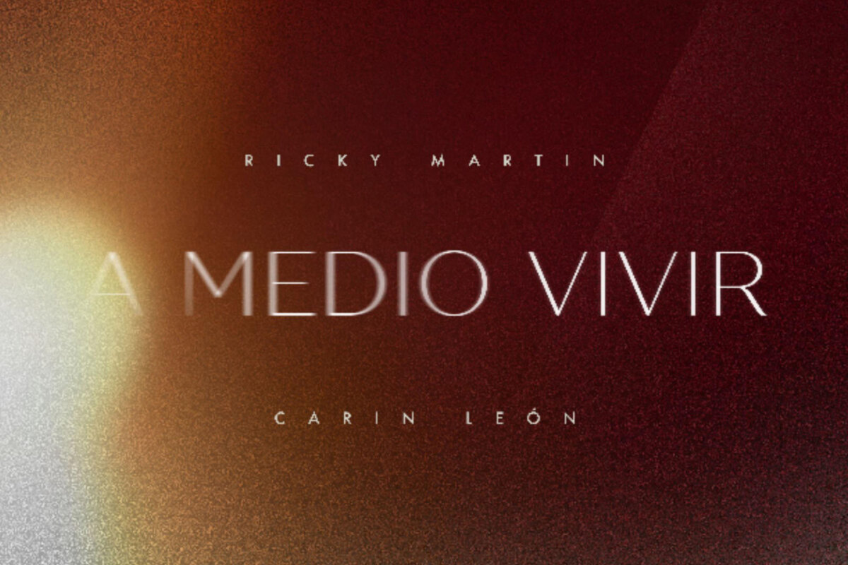 Ricky Martin & Carín León releases "A Medio Vivir"