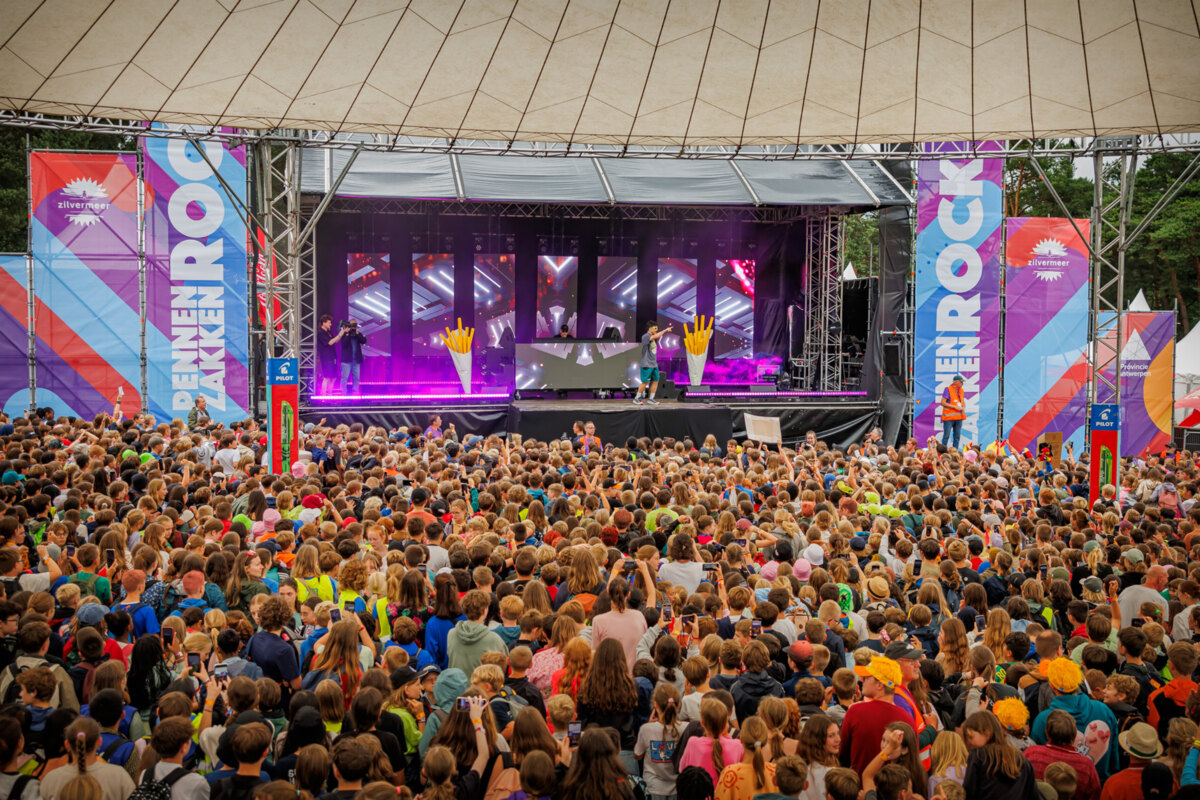 Pennenzakkenrock 2026: Tweedaags festival en splinternieuwe website online!