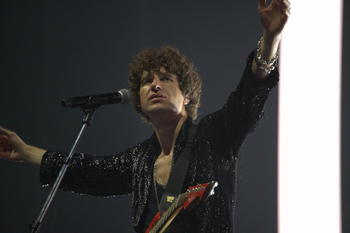 The Kooks take over the O2 Arena