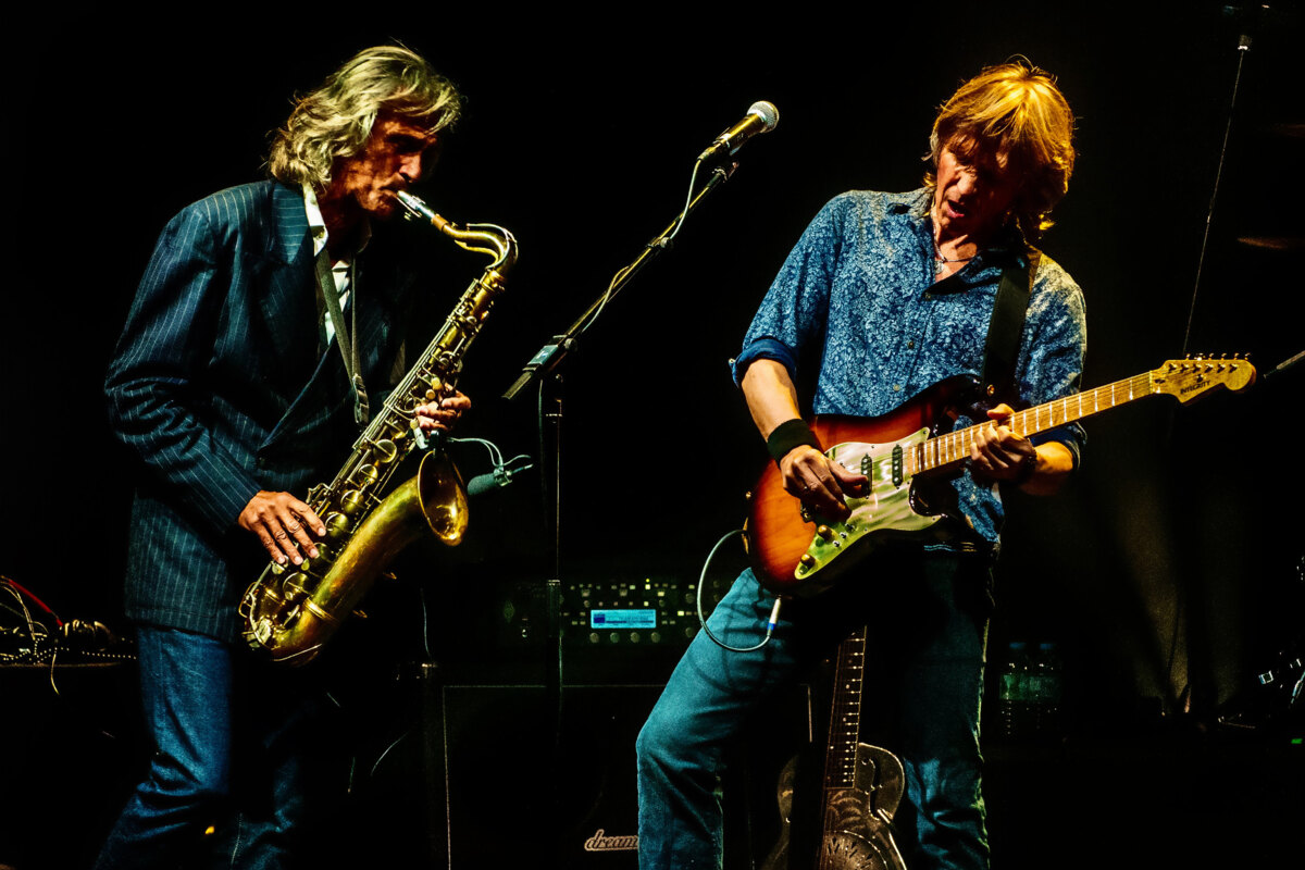 Chris White (ex-Dire Straits) keert terug naar België met The Dire Straits Experience