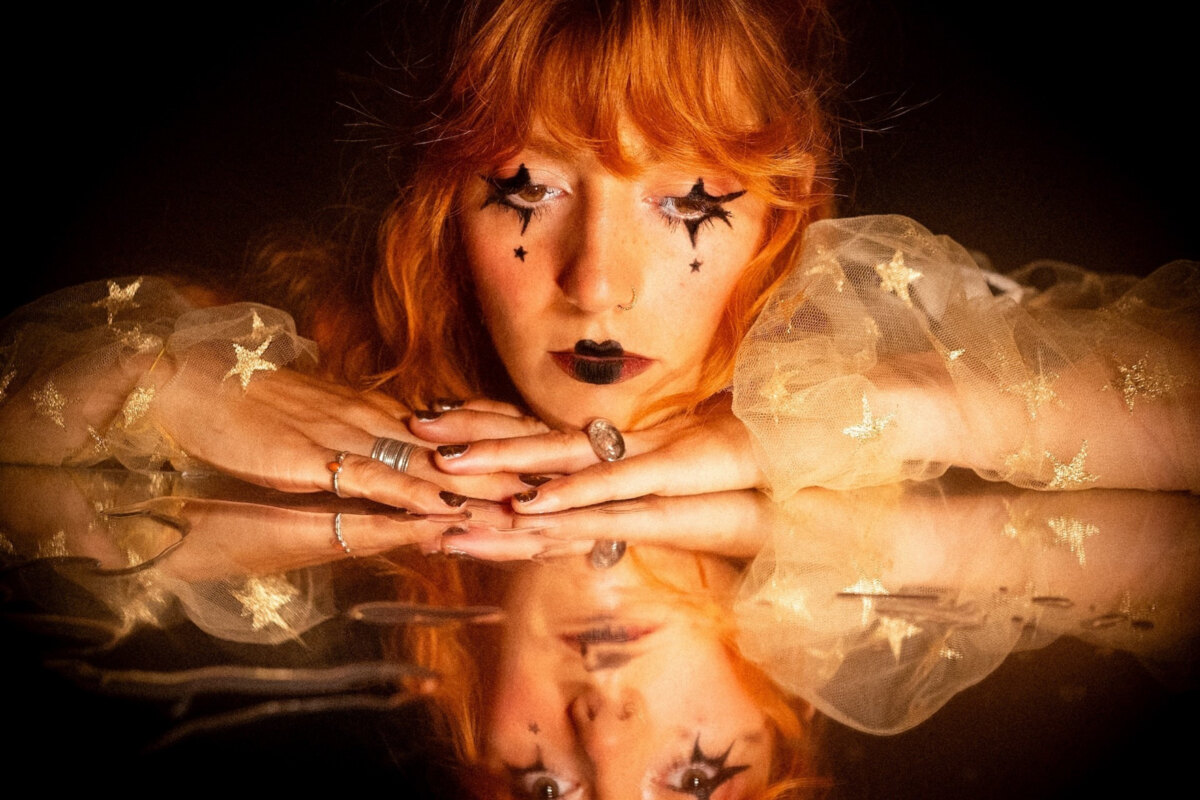 Gini Brown new single « Drink » available on 31st October!