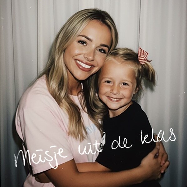 Emma Heesters lanceert "Meisje Uit De Klas"