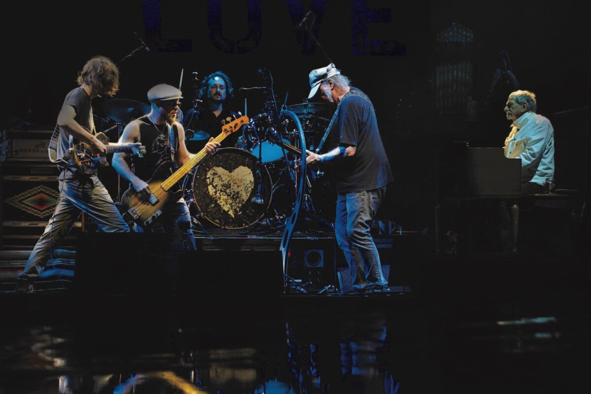 Neil Young and The Chrome Hearts op 8 juli met special guest Elvis Costello voor concert naar Weert