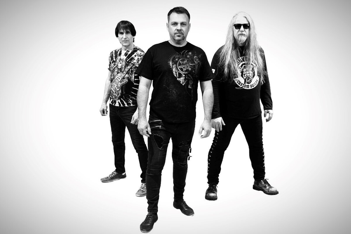 Czech Republic’s Extra Band Releases New Rock Single “Máme Fire”