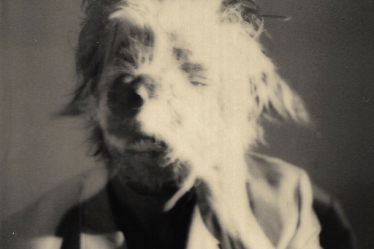 Shy Dog deelt nieuwe single 'Blue Stain'
