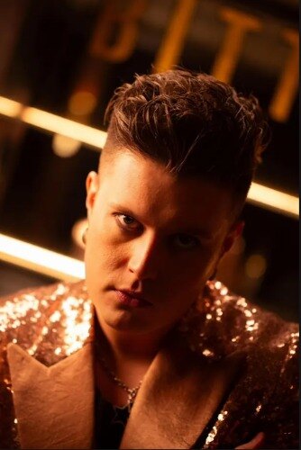 Shobsy deelt single Smalltown Boy