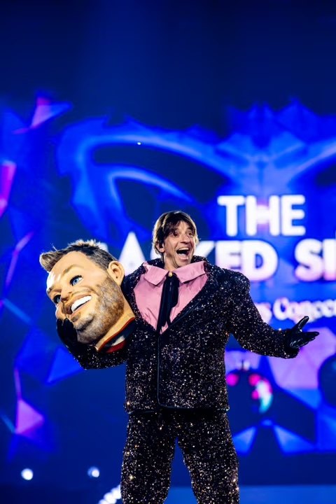 Grote Jens wordt voor het oog van 25.000 The Masked Singer-fans ontmaskerd in AFAS Dome