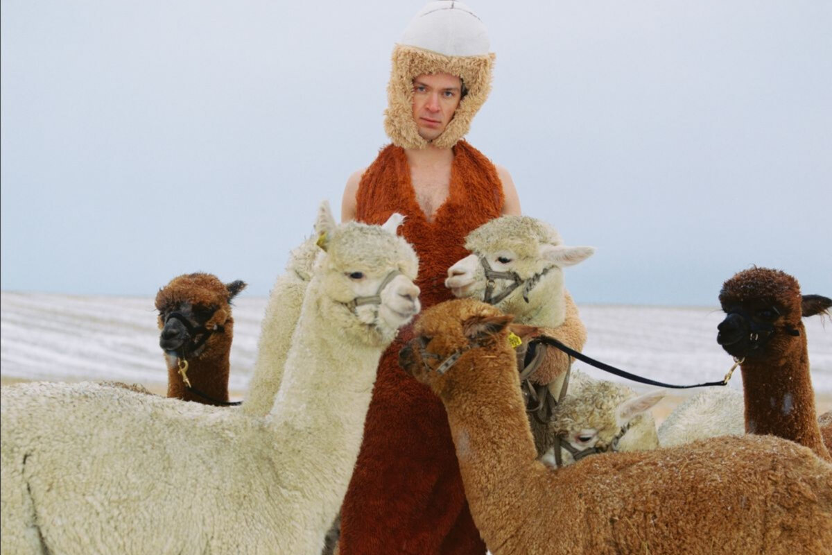 Lasse Lokøy releases new album '& The Roommates' out today, 9th January