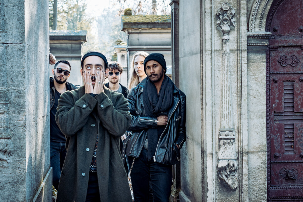 Rock/post-punk five-piece DUST LOVERS to release new album 'Green Screens' on April 24th