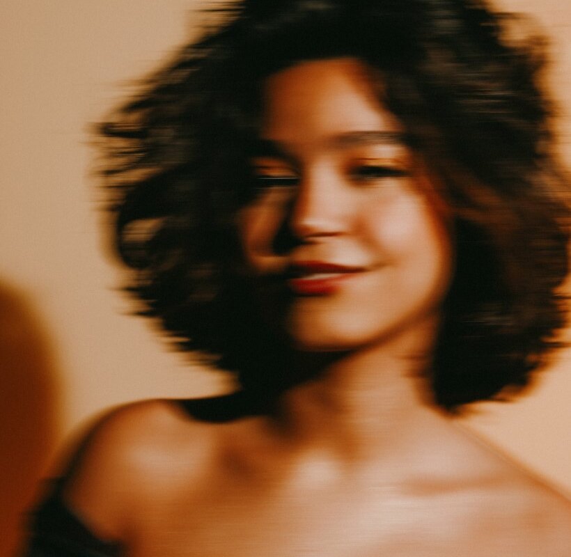 Mari Froes lanceert single Momento  