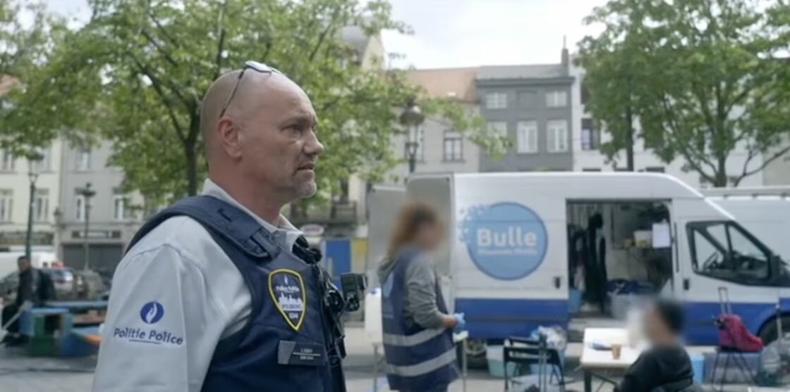 Brusselse politie focust op preventie bij drugsverslaafden: "Mobiele douches en wasmachines beschikbaar."