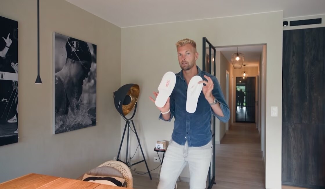 Ruben Van Gucht opent Komen Eten met opmerkelijke huisregel: "Ik heb voor iedereen slofjes van Komen Eten"