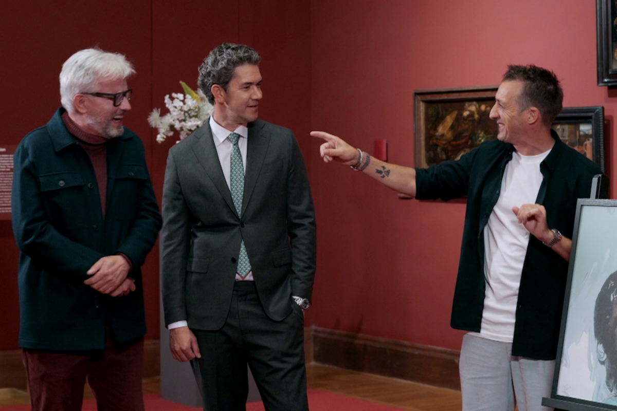 Andy Peelman bewaart zijn kunst op een wel heel bijzondere plek: “Onder mijn tapijt!”