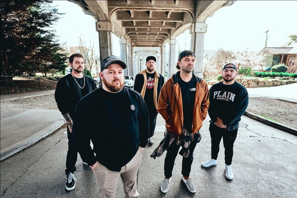 Dragged Under keert terug met strijdlustige nieuwe single ‘Rebel Son Rise!’