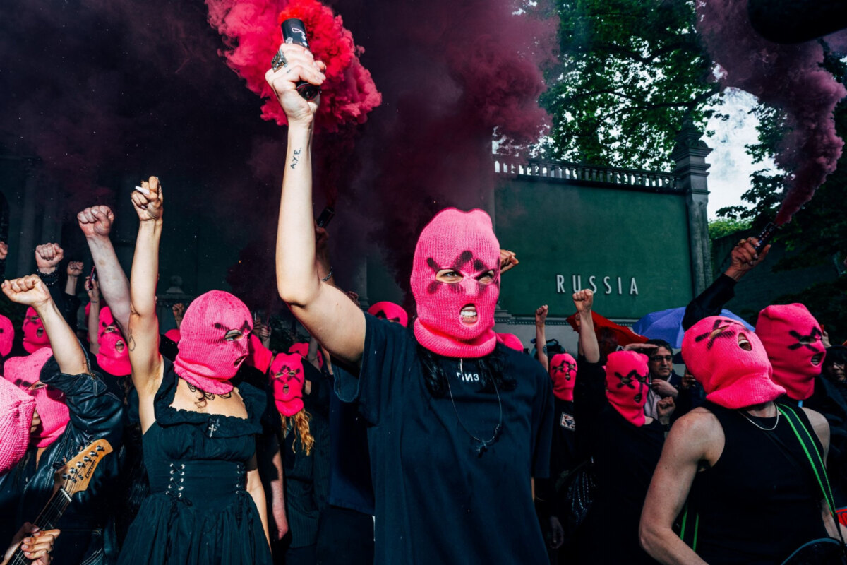 Pussy Riot and Femen Storm the Russian Venice Biennale Pavilion